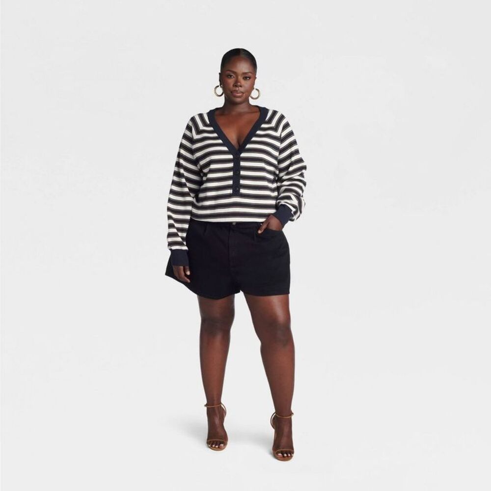 KBB by KAHLANA Women's 'The Cropped Bubble Sweater' - Navy Blue/White Striped 1X - Picture 3 of 3